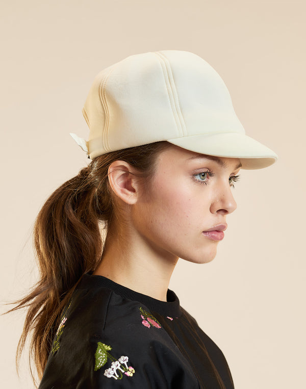 SHORT BRIM 6-PANEL HAT in white