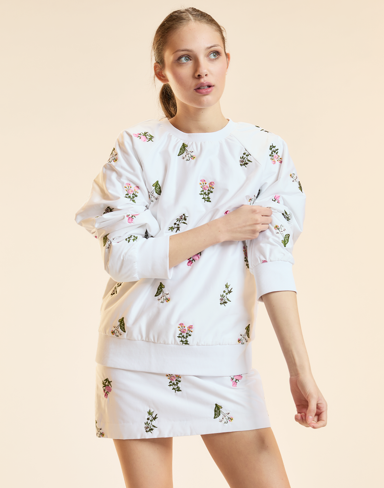 EMBROIDERED PULLOVER in White