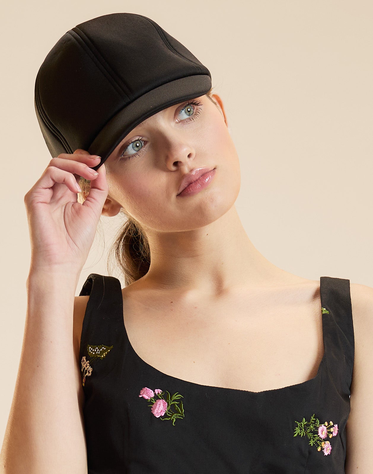 SHORT BRIM 6-PANEL HAT